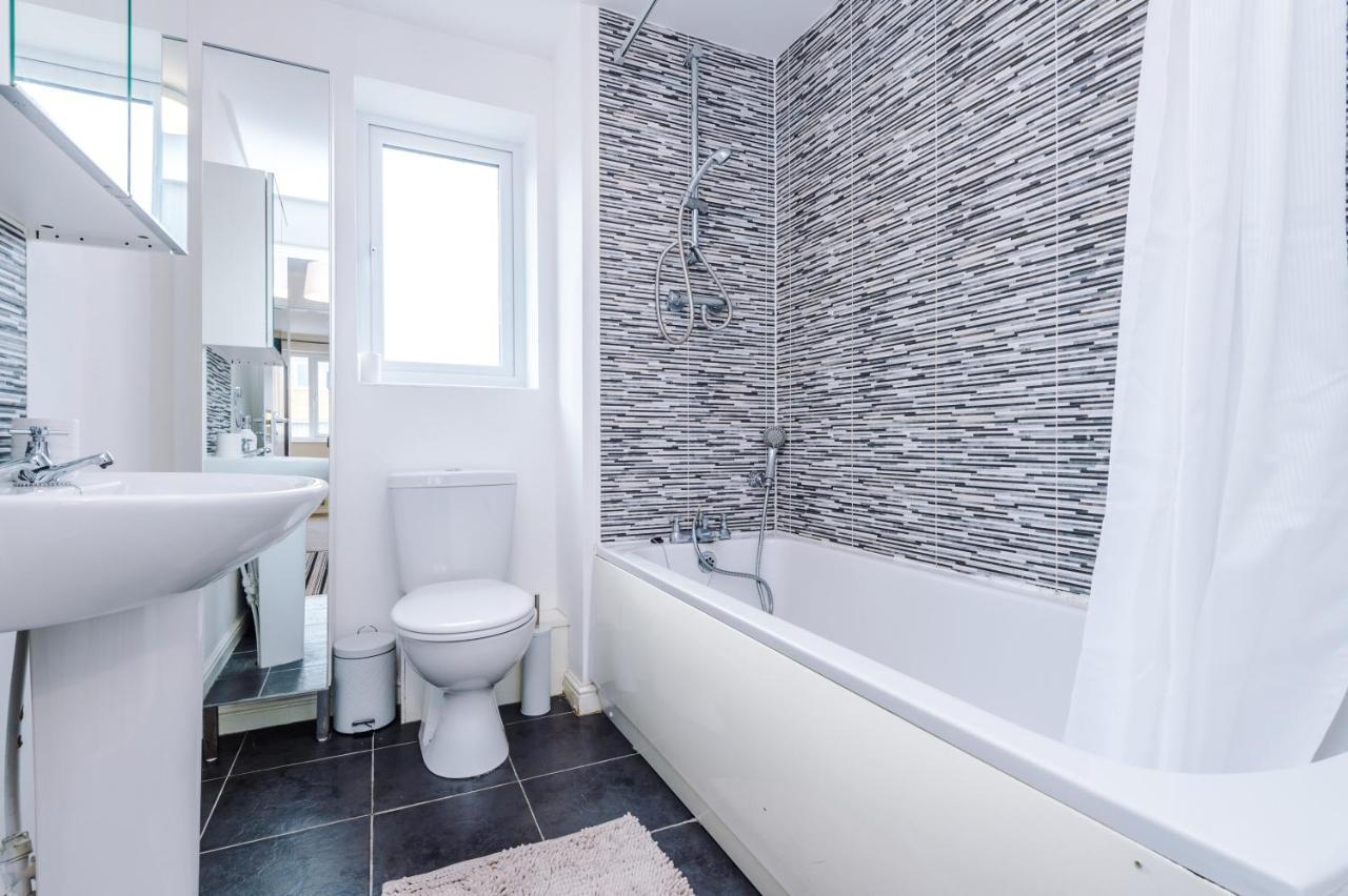 Chic 2 Bed House With Garden & Free Parking Manchester Exterior foto